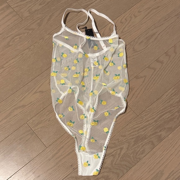 Lounge Underwear Other - Small Lounge White sheer body suit with lemon embroidered design 🍋